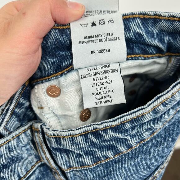 Lovers and Friends Ryan High Rise Loose Straight Jeans in San Sebastián - Picture 11 of 12